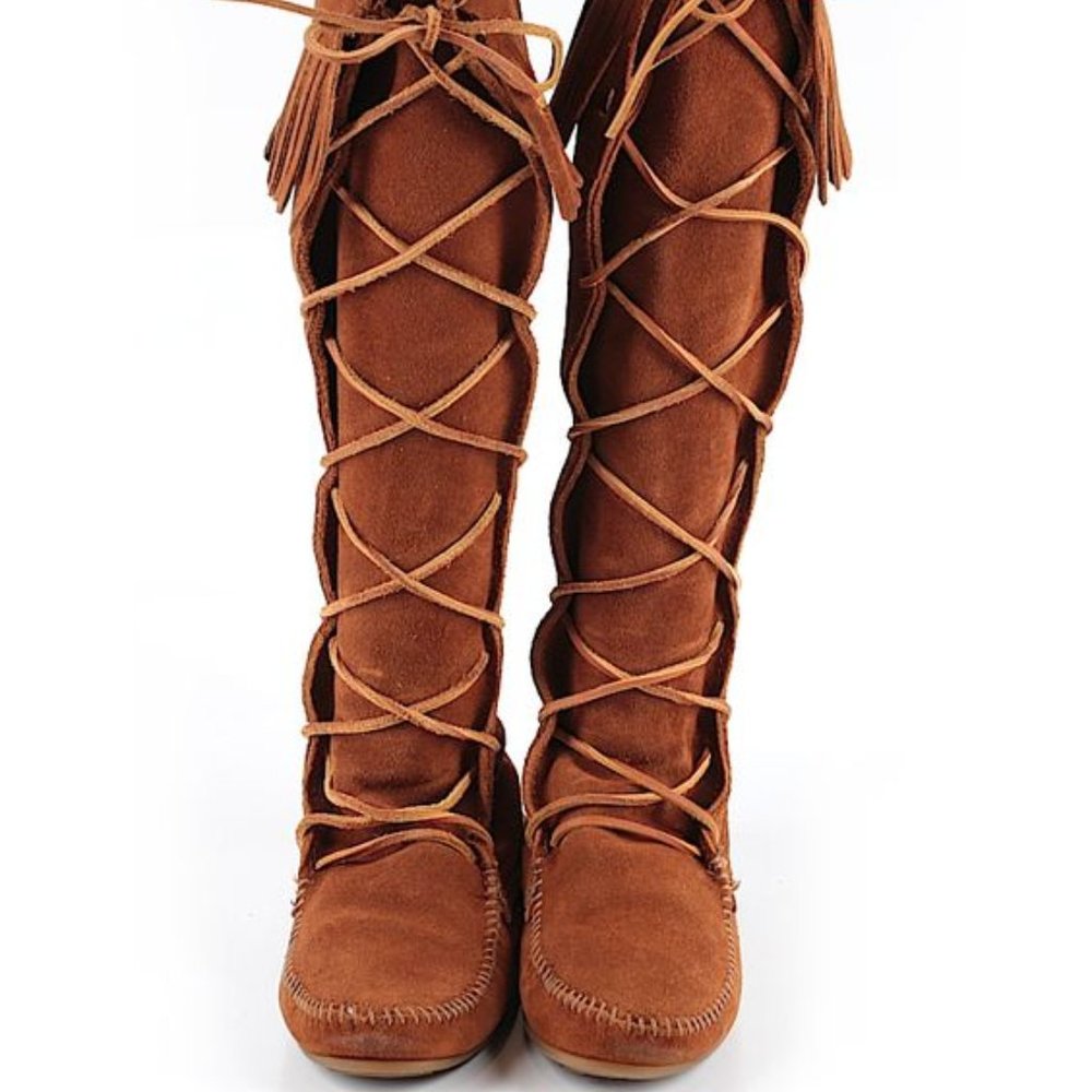 Minnetonka lace up Moccasins